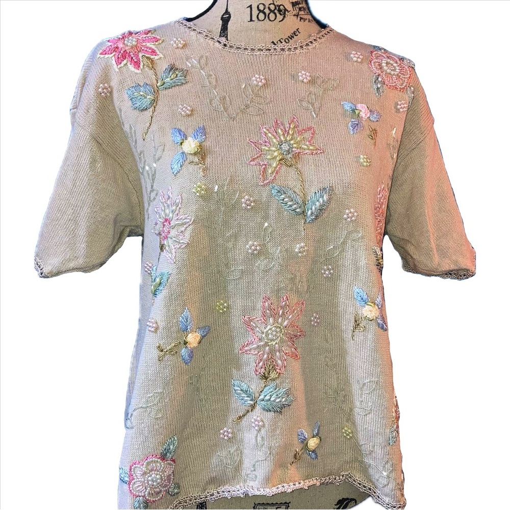 Pre-owned Women’s “Shenanigans” Floral Embroidered Short-Sleeve Top (Size M/L)